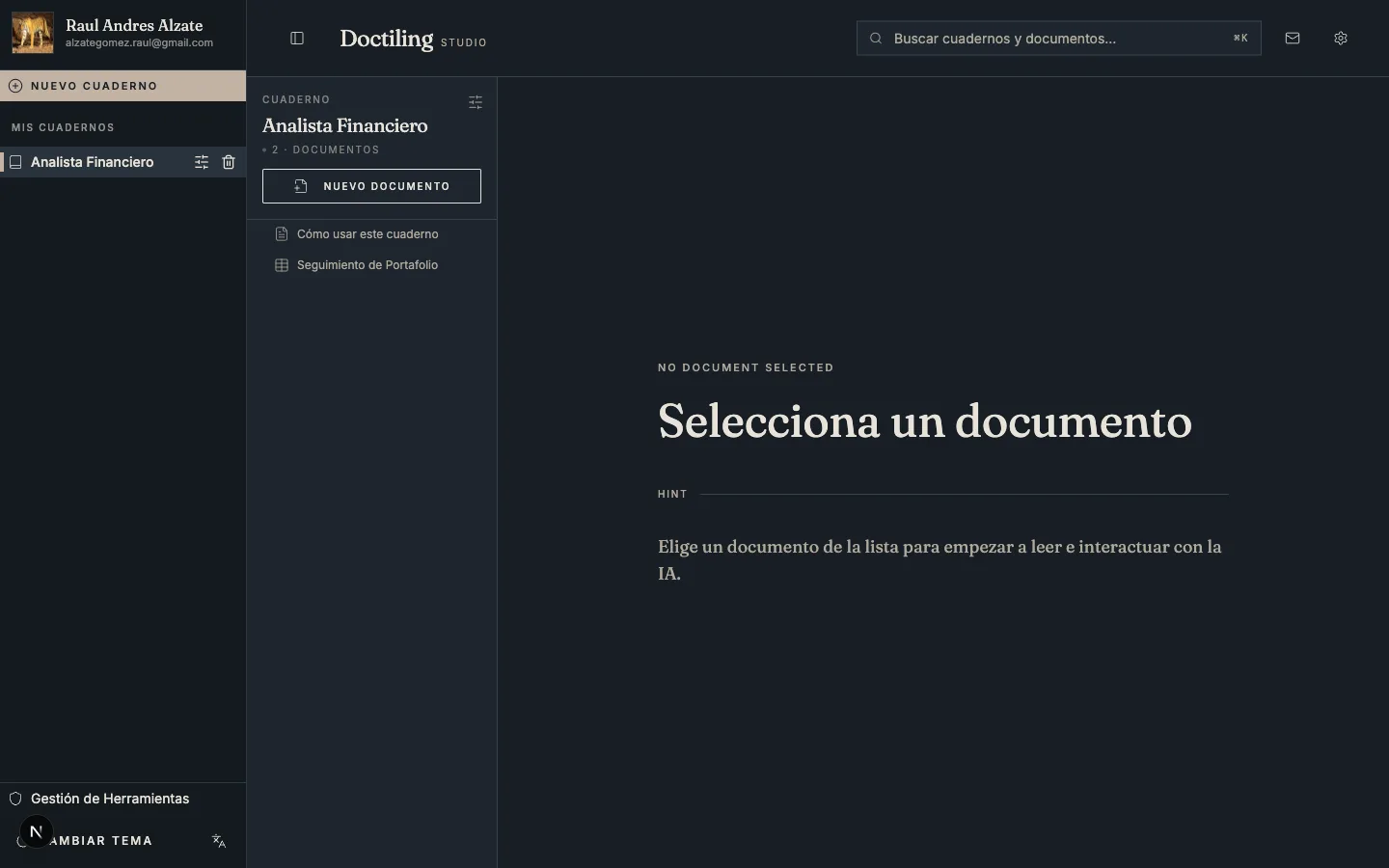 Estudio de Doctiling: cuaderno Analista Financiero con sus documentos indexados en la barra lateral.